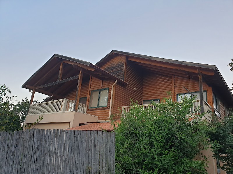 אביב בקתות מבודדות - אמירים