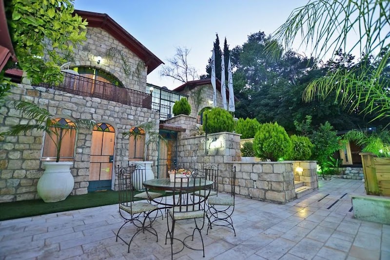 אחוזה מעבר לפינה - ראש פינה