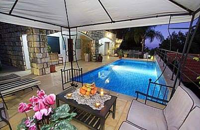 בקתה בנוף - ראש פינה