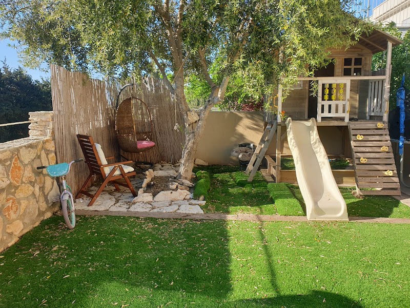 Julius Suite ג'וליוס סוויטה - אדמית