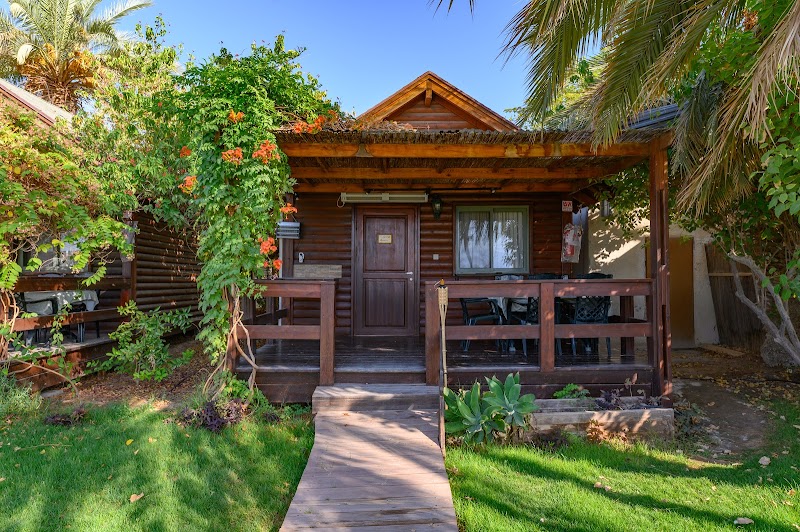 אצל בלפר בכיכר - נאות הכיכר