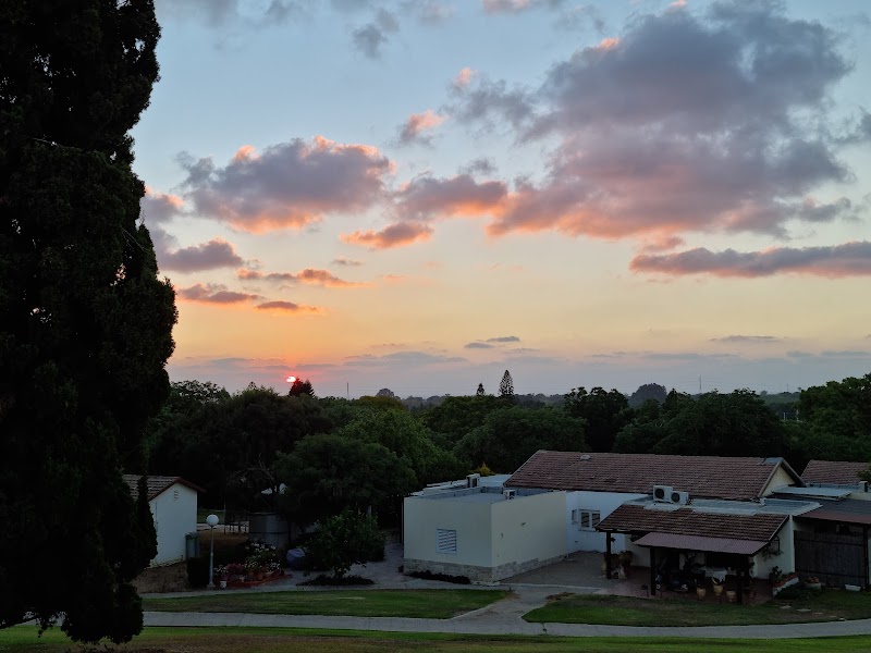 בית קיבוץ ליד החוף - ניצנים
