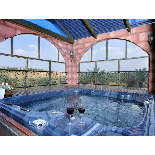 בקתות הירדן - מנחמיה