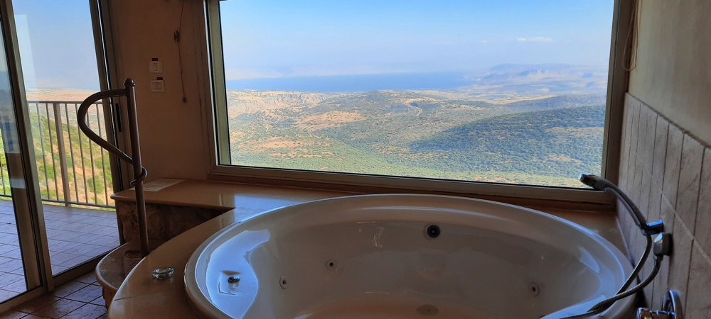 צימר עם ג'קוזי עם נוף לכנרת